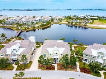 202/234 Sapphire Lake Drive