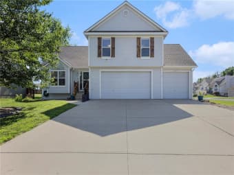2417 SW Woodhaven Ln, Lee's Summit, MO, 64082