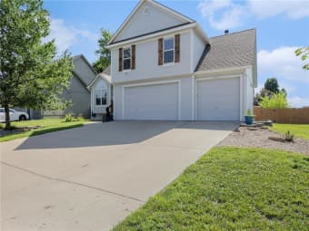 2417 SW Woodhaven Ln, Lee's Summit, MO, 64082