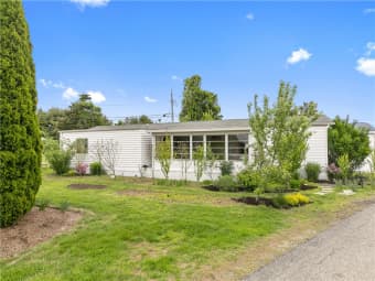 2 North Dr, Newport County, RI, 02871