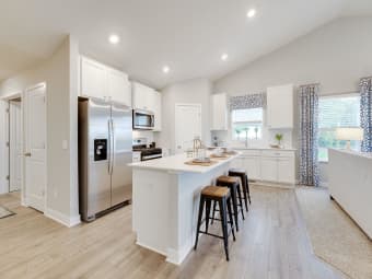 8200 Saddle Trail, Woodbury, MN, 55129