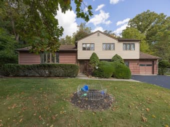 9 Robin Street, Pearl River, NY, 10965