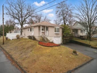 203 Crestwood St, Chicopee, MA, 01020