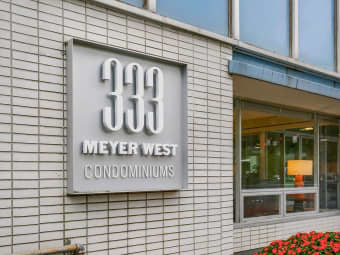 215/333 West Meyer Boulevard, Kansas City, MO, 64113