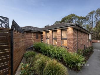 16 Nambour Dr, Mooroolbark, VIC, 3138