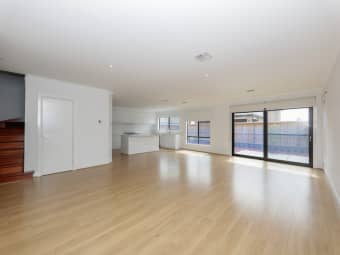 10 Warmbrunn Crescent, Berwick, VIC, 3806
