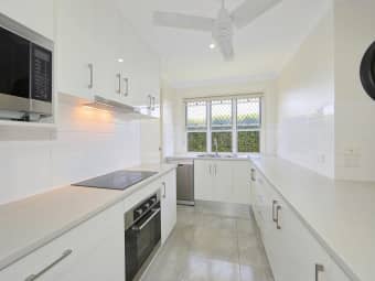 5/6 Back Hill Dr, Coral Cove, QLD, 4670