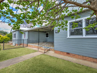 2/2 Begonia St, South Tamworth, NSW, 2340