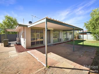 1/33 Larapinta Drive