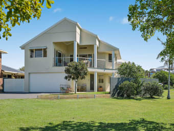 22 Rosebud Esplanade, Victoria Point, QLD, 4165