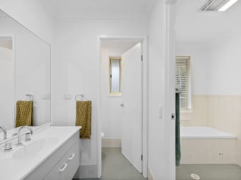 2/14 Ferntree Close, Wyoming, NSW, 2250
