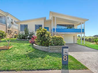 8 Eastern Valley Way