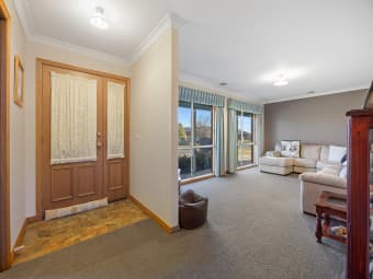 3 Douglas Cl, Miners Rest, VIC, 3352