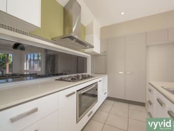 14 Florey Place, Kirkwood, QLD, 4680