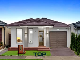 7 Cochin Drive, Clyde North, VIC, 3978