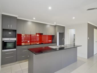 2 Grasstree Cres, Kirkwood, QLD, 4680