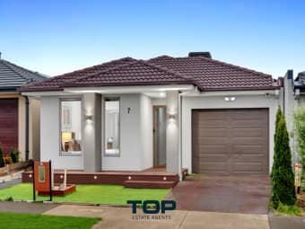 7 Cochin Drive, Clyde North, VIC, 3978