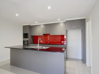 2 Grasstree Cres, Kirkwood, QLD, 4680