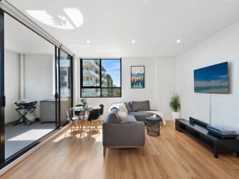 504/3 Pinnacle Street