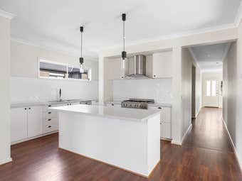 25 Sundance Boulevard, Winter Valley, VIC, 3358