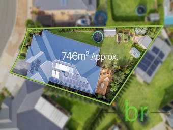 8 Pelican Way