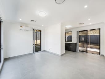 1 Sebastian Ave, Rosemeadow, NSW, 2560