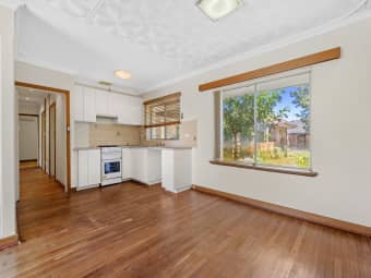 10 Wellington Street, Queens Park, WA, 6107