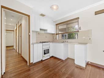10 Wellington Street, Queens Park, WA, 6107