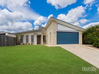 15 Hilldean Dr, Raceview, QLD, 4305