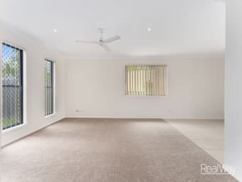 15 Hilldean Dr, Raceview, QLD, 4305