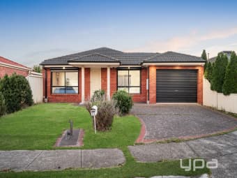 13 Yellowstone Ct, Roxburgh Park, VIC, 3064