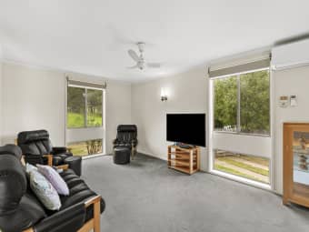 16 Trumper St