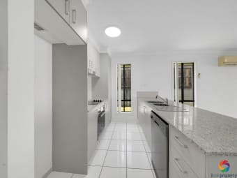 4 Avocet Road, Kirkwood, QLD, 4680