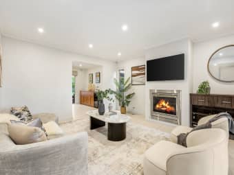 16 Mannering Drive, Glen Waverley, VIC, 3150