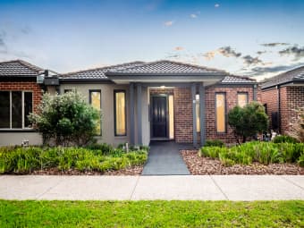 8 Nokota Ln, Clyde North, VIC, 3978