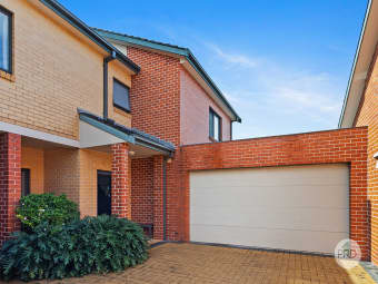 2/25 Henry Lawson Drive, Peakhurst, NSW, 2210