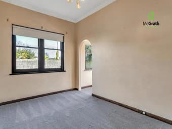 8 Lawrence Avenue, Woodville South, SA, 5011