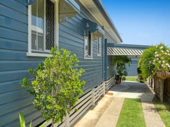 19 Arthur St, Woody Point, QLD, 4019