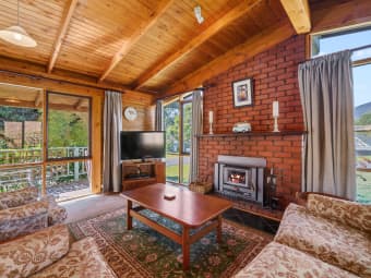 1 Young Crescent, Tawonga South, VIC, 3698