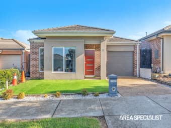 8 Blacksmith Way, Clyde North, VIC, 3978