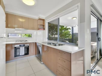 2/4 Burnley Street, Newmarket, QLD, 4051