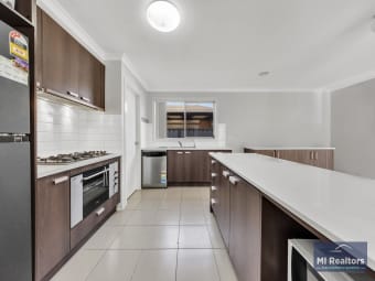 4 Viaduct Parade, Truganina, VIC, 3029