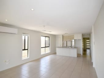 116 Emmadale Dr, New Auckland, QLD, 4680