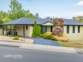 22 Lorikeet St