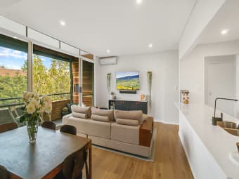 37/300 Riley St