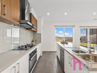 34 Jessica Way, Highton, VIC, 3216