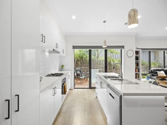 2 Premier Close, Mooroolbark, VIC, 3138