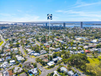 72 Deakin Avenue, Southport, QLD, 4215