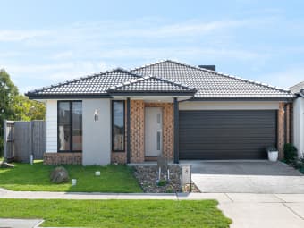 8 Arnold Circuit, Charlemont, VIC, 3217