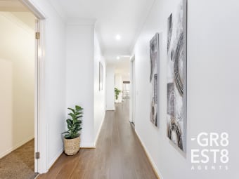 92 Glenelg Street, Clyde North, VIC, 3978